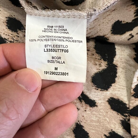 Lily Rose Women's Animal Print Long Flare Bow Sleeve Top Size Medium Lightweight - Picture 9 of 9